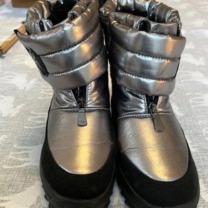 Pajar Silver boots size 8.5